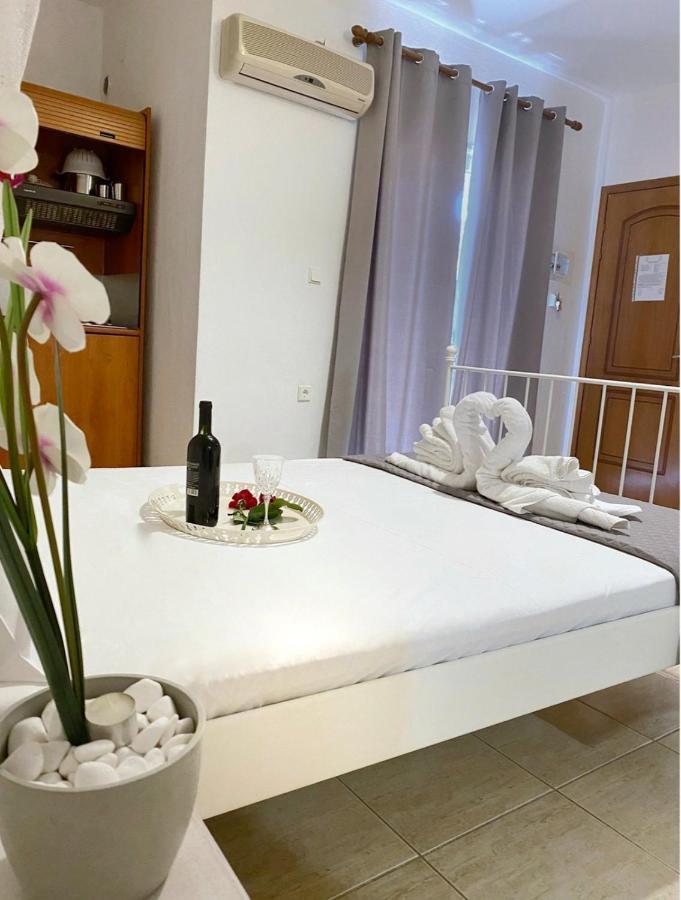 Delia Apartments Pefkochori Buitenkant foto